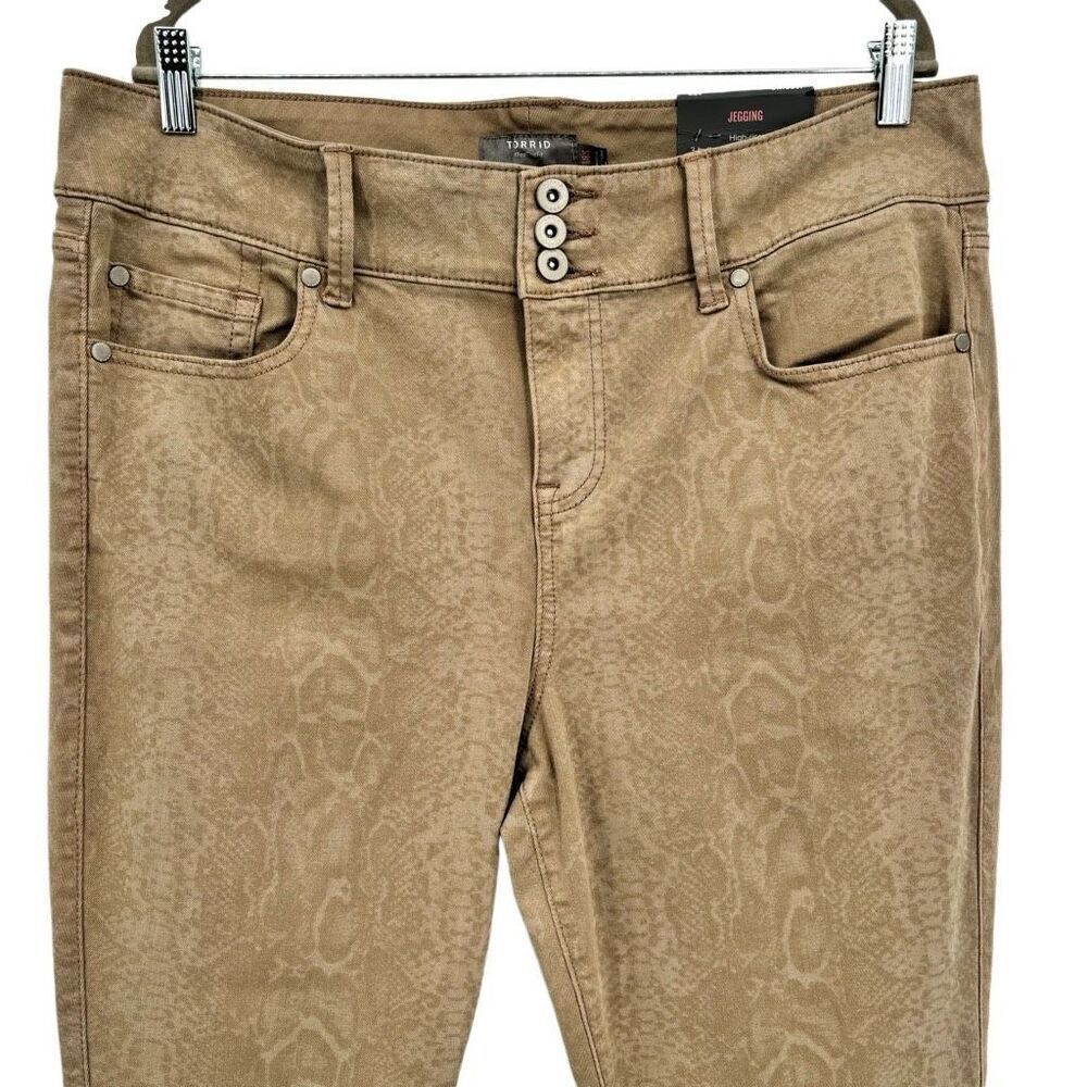 Torrid High Rise Super Soft Jeggings Tan Python Size 18 Short‎ - Picture 3 of 10